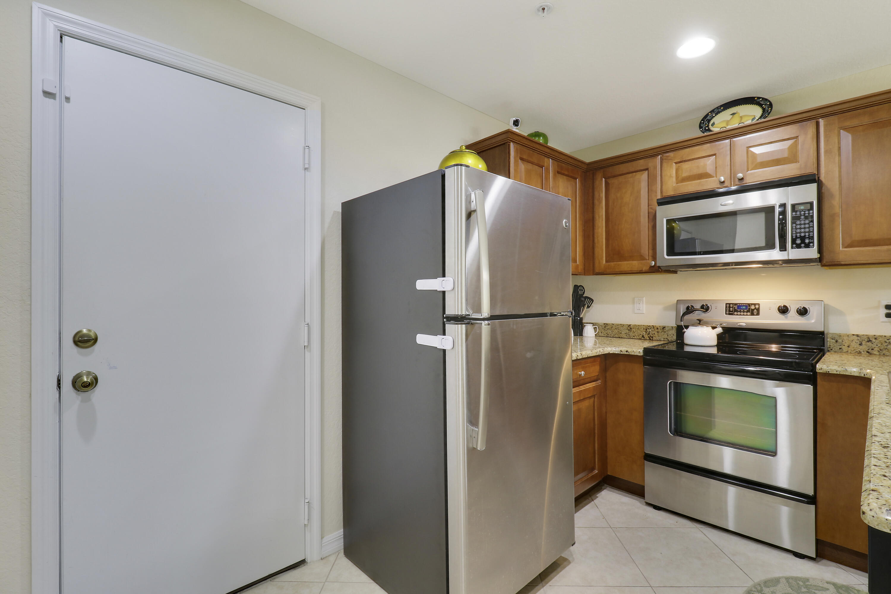 5286 Southeast Mitchell Lane Stuart, FL 34997 - Photo 10 of 26 Kitchen 3 Hahn