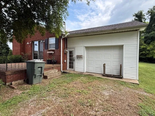 $315,000 | 5988 Highway 31 West, Portland, TN 37148