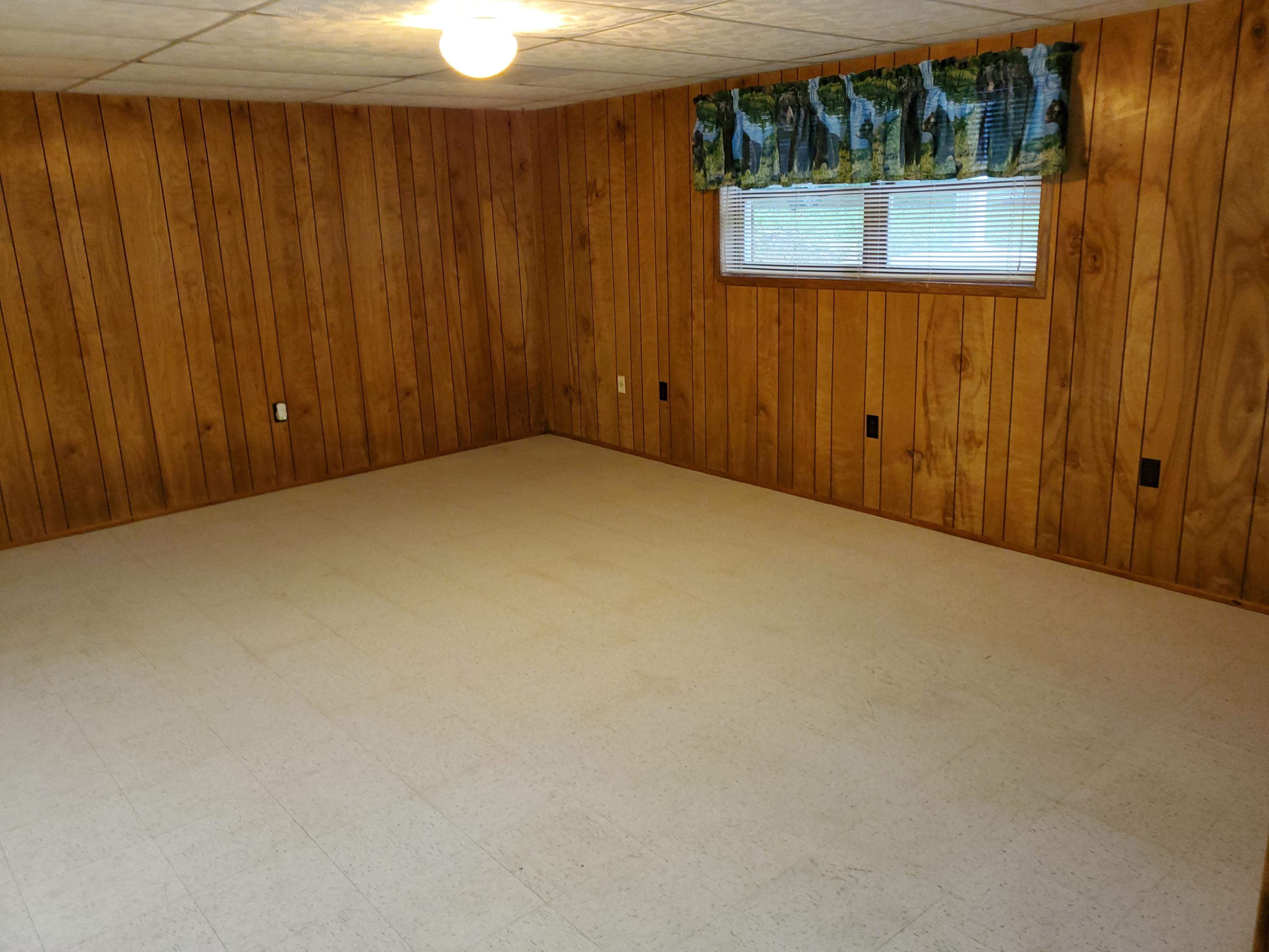 3863 Fox Hollow Road Elliston, VA 24087 - Photo 18 of 25 Great room