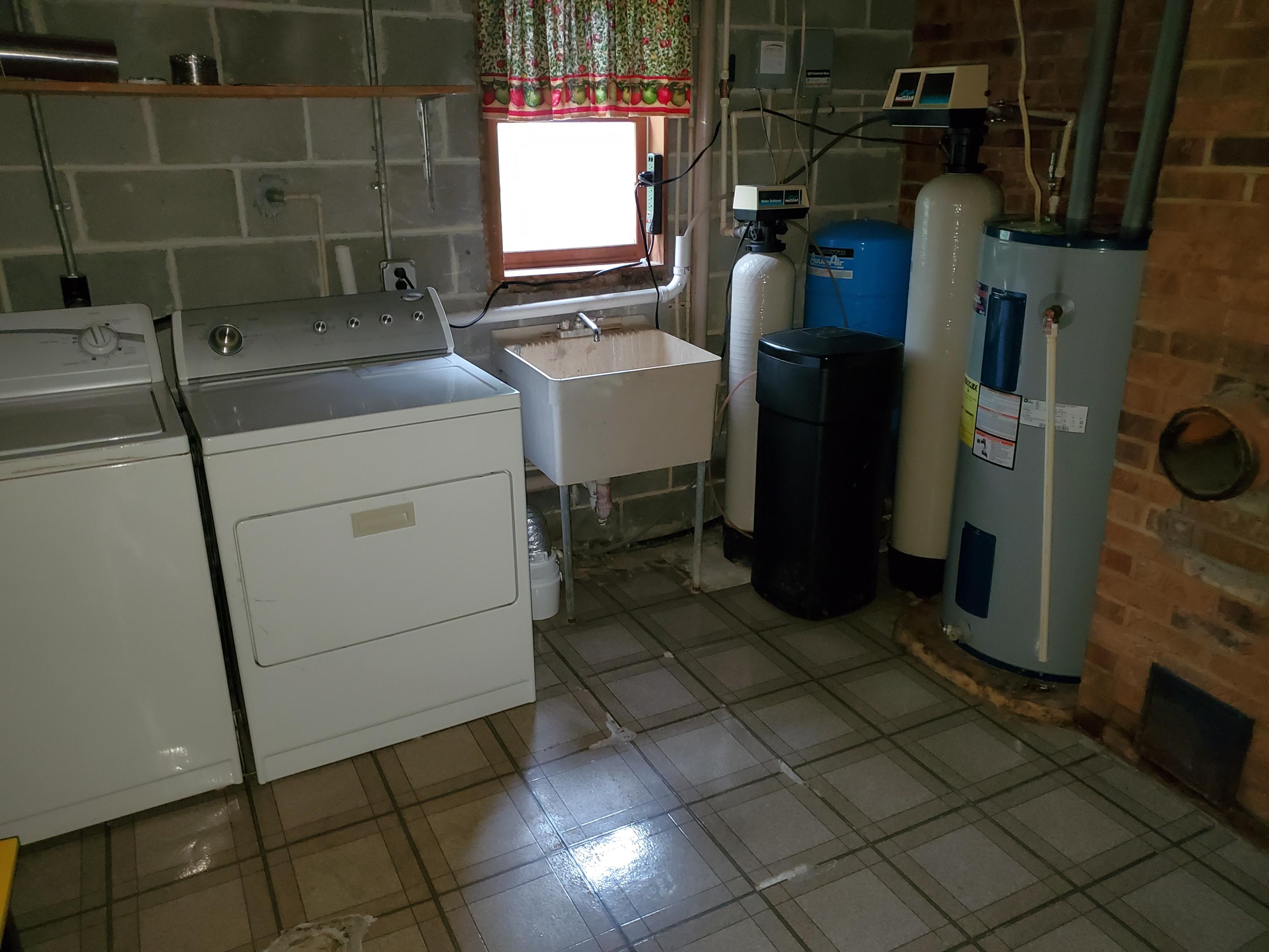 3863 Fox Hollow Road Elliston, VA 24087 - Photo 23 of 25 Wash Room