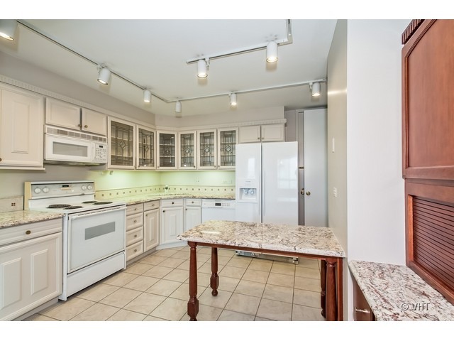1500 Sheridan Road, Unit 2A Wilmette, IL 60091 - Photo 3 of 13