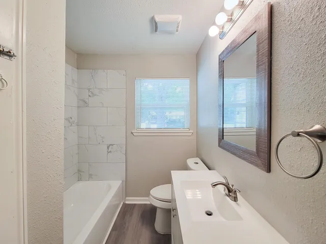 $1,725 | 2810 Forest Oaks Drive, Houston, TX 77017