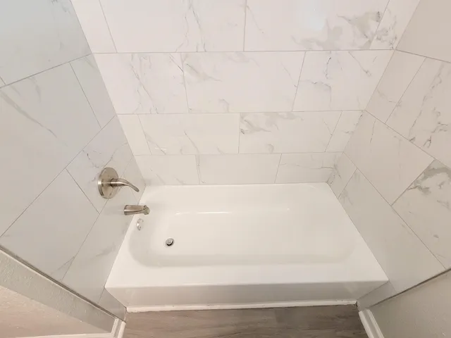 $1,725 | 2810 Forest Oaks Drive, Houston, TX 77017