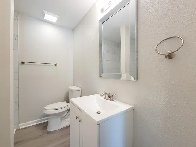 $1,725 | 2810 Forest Oaks Drive, Houston, TX 77017