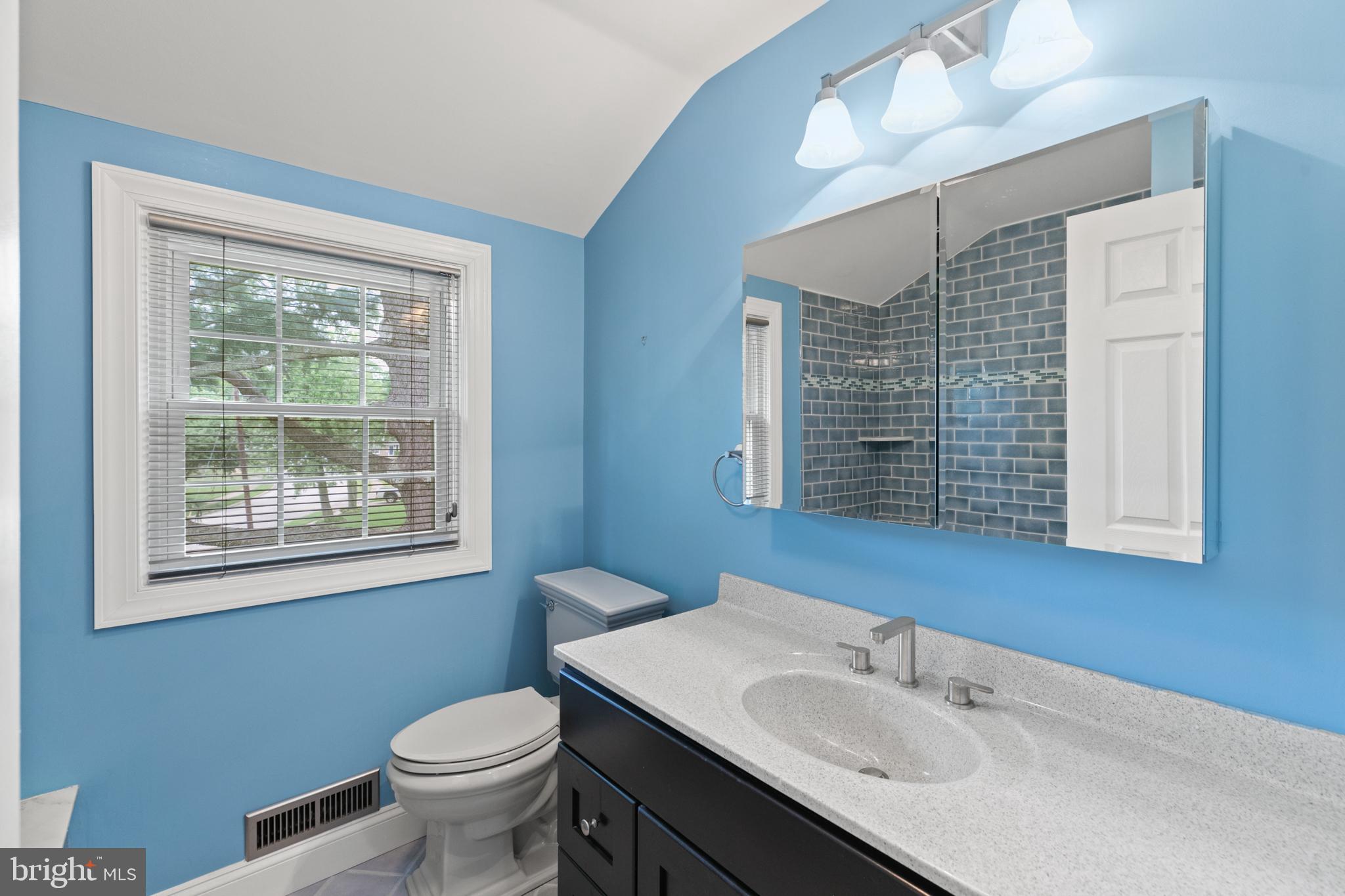320 Wayland Road Cherry Hill, NJ 08034 - Photo 19 of 37 Hall Bath