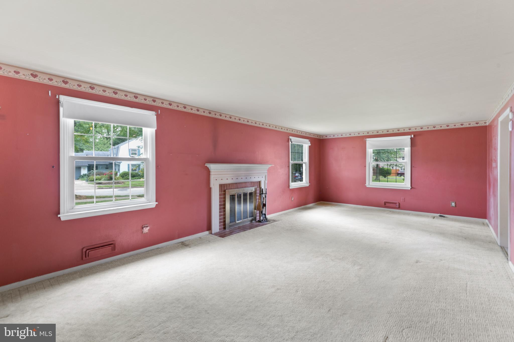 320 Wayland Road Cherry Hill, NJ 08034 - Photo 4 of 37 Large Family Room