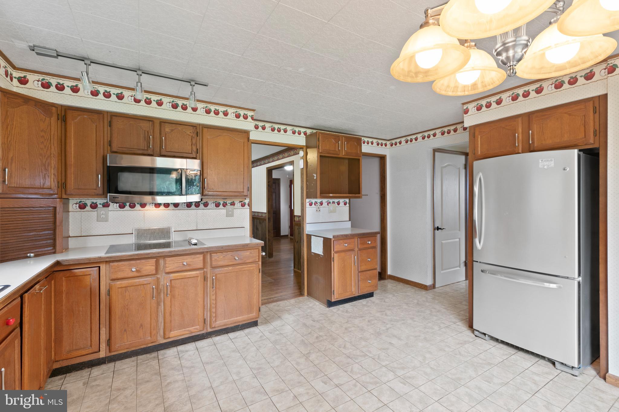 320 Wayland Road Cherry Hill, NJ 08034 - Photo 7 of 37 Kitchen