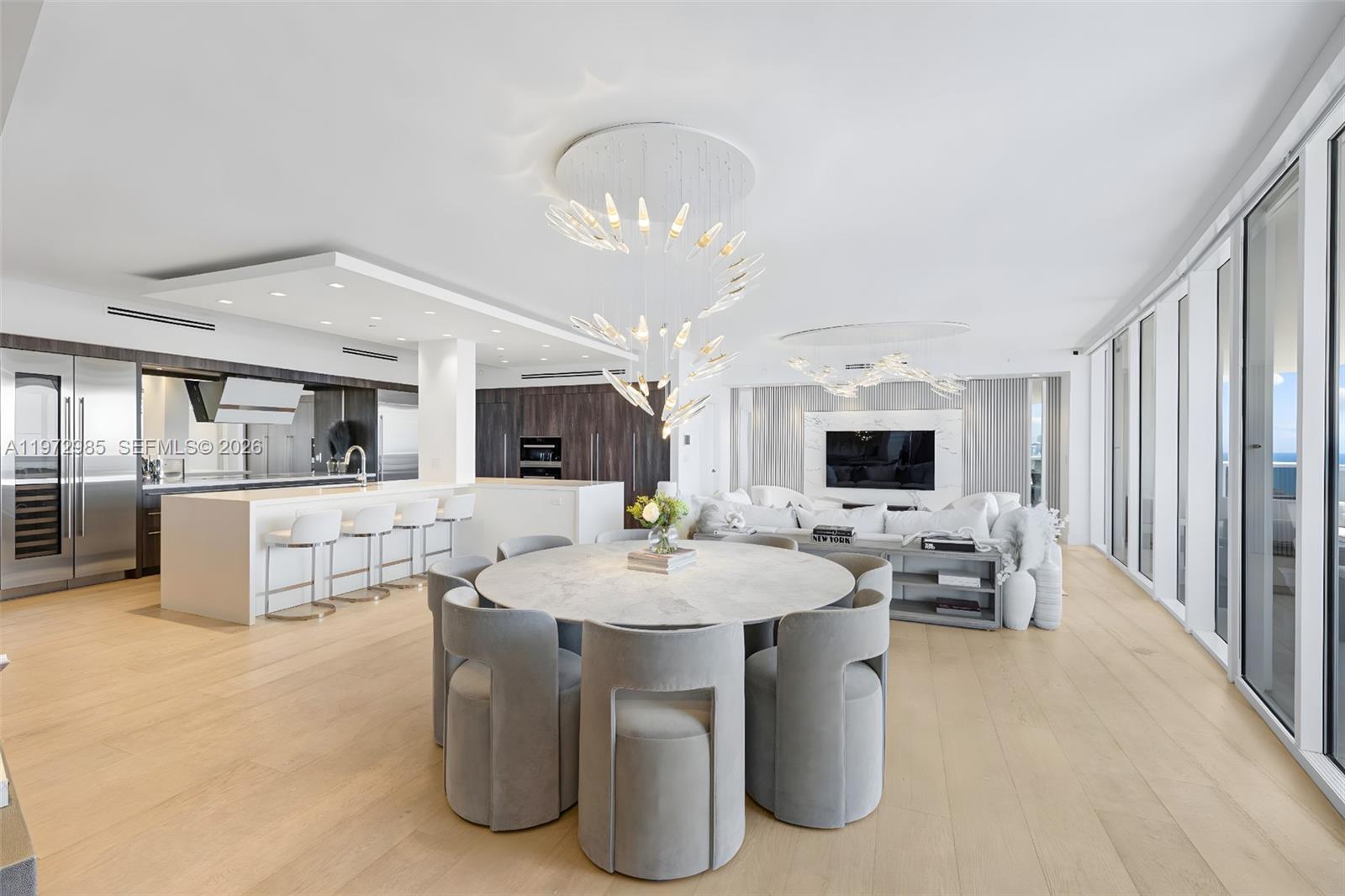 400 Alton Road, Unit 2806 Miami Beach, FL 33139 - Photo 2 of 32