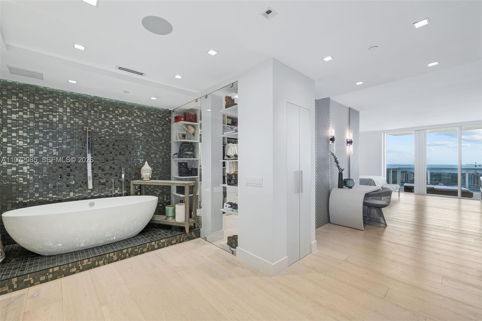 400 Alton Road, Unit 2806 Miami Beach, FL 33139 - Photo 21 of 32