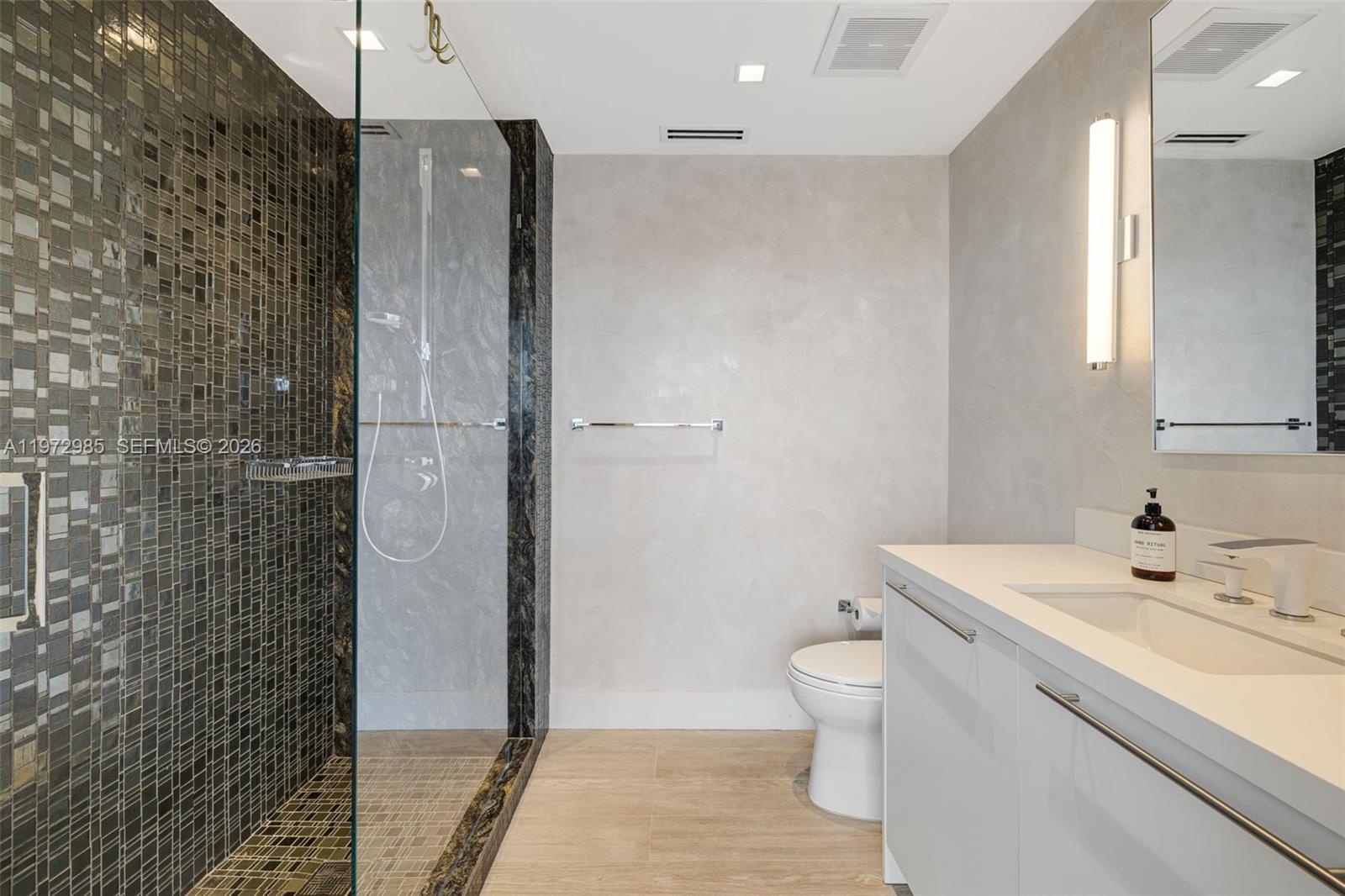 400 Alton Road, Unit 2806 Miami Beach, FL 33139 - Photo 25 of 32