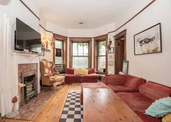 $900,000 | 2471 North Albany Avenue, Chicago, IL 60647