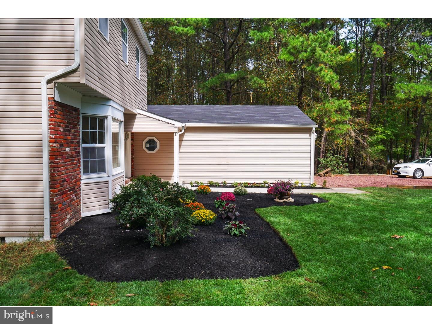 98 Hopewell Road Evesham, NJ 08053 - Photo 6 of 25 Front Yard