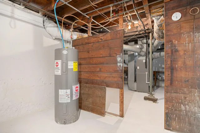 $249,900 | 210 South State Street, White Pigeon, MI 49099