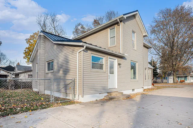 $249,900 | 210 South State Street, White Pigeon, MI 49099