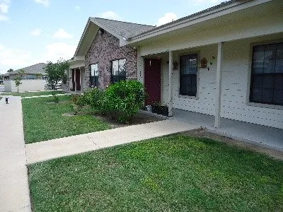 $570 | 201 Mile 2 West, Edcouch, TX 78538