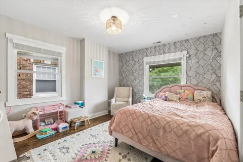 $1,195,000 | 843 North East Avenue, Oak Park, IL 60302