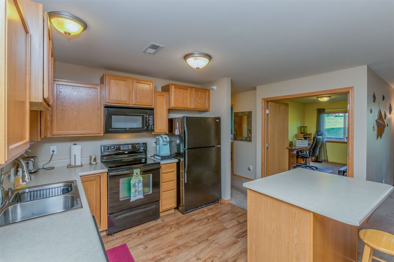 1940 Rockford Road Southwest, Unit 28 Cedar Rapids, IA 52404 - Photo 10 of 25 Gallery Image 10