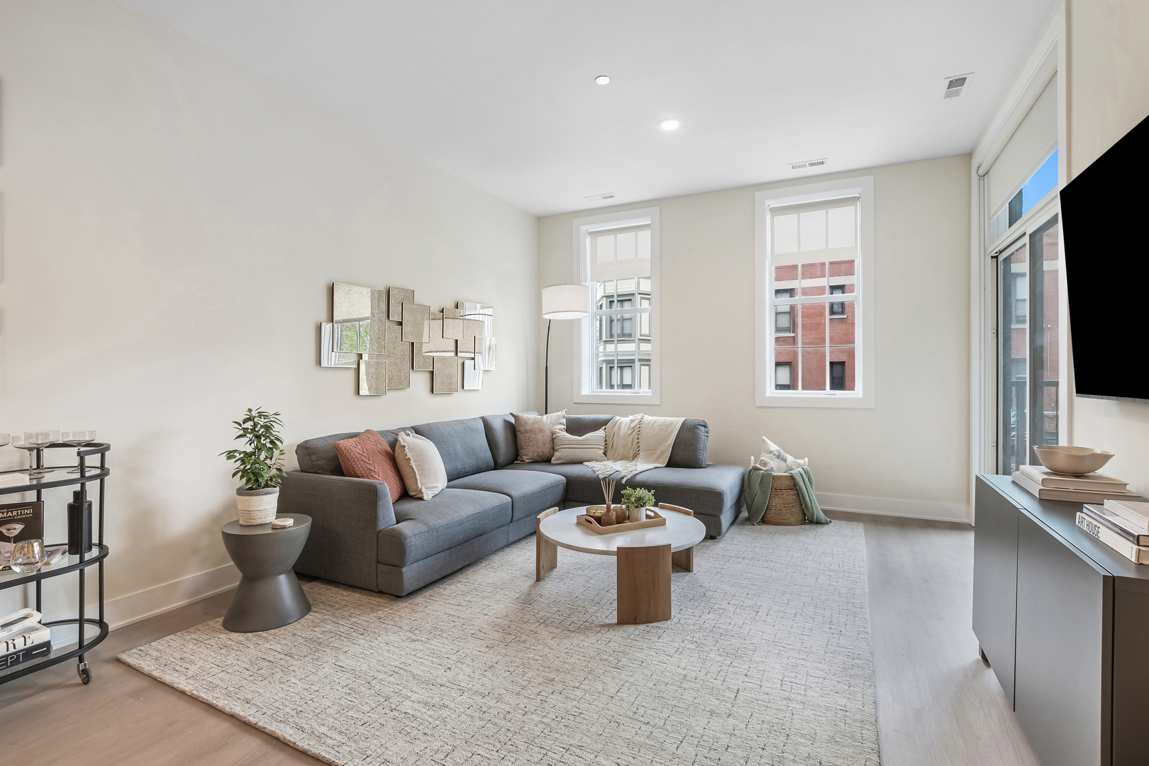 3924 North Lincoln Avenue, Unit 416 Chicago, IL 60613 - Photo 2 of 22