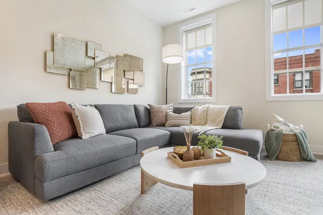 $3,550 | 3924 North Lincoln Avenue, Unit 416, Chicago, IL 60613