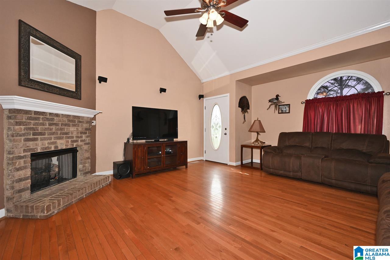 1005 Armstrong Loop Hayden, AL 35079 - Photo 2 of 21