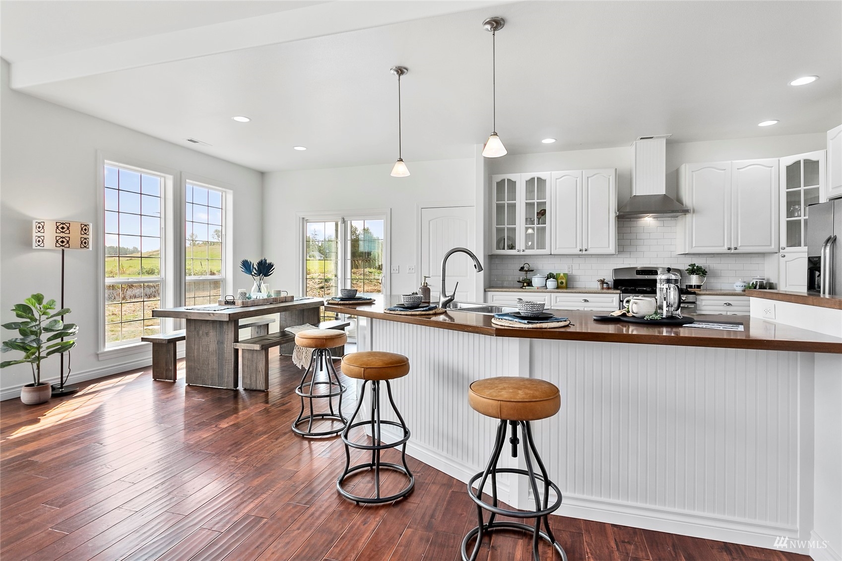 4906 Graveline Road Bellingham, WA 98226 - Photo 14 of 30 a large kitchen with a table and chairs