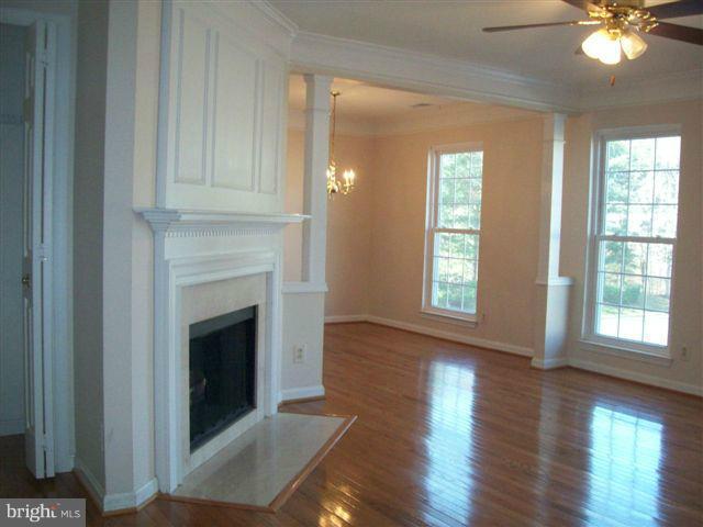 11201 Rienzi Place, Unit 204 Manassas, VA 20109 - Photo 5 of 9 Family Room
