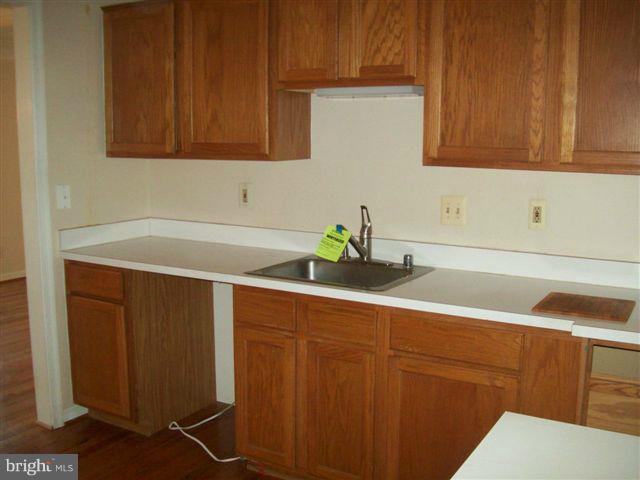 11201 Rienzi Place, Unit 204 Manassas, VA 20109 - Photo 7 of 9 Kitchen