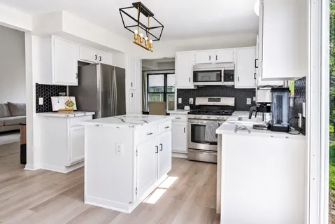 $310,000 | 3515 Grove Oaks Drive, Houston, TX 77339