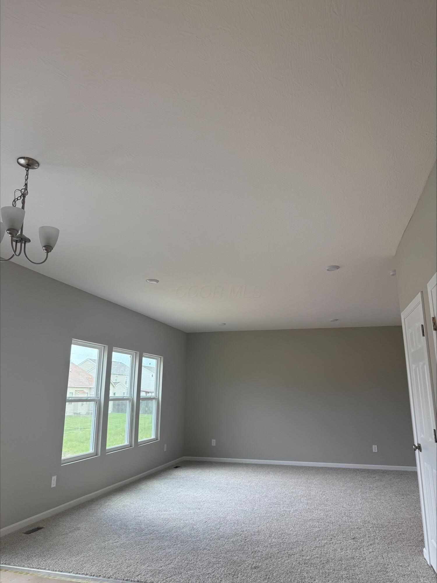 1511 Georgia Road Circleville, OH 43113 - Photo 2 of 11 room