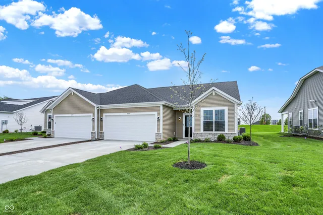 $267,079 | 1609 Clover Xing Drive, Greenfield, IN 46140