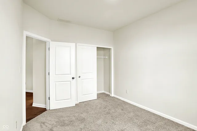 $267,079 | 1609 Clover Xing Drive, Greenfield, IN 46140