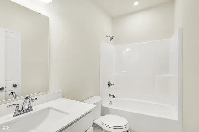 $267,079 | 1609 Clover Xing Drive, Greenfield, IN 46140