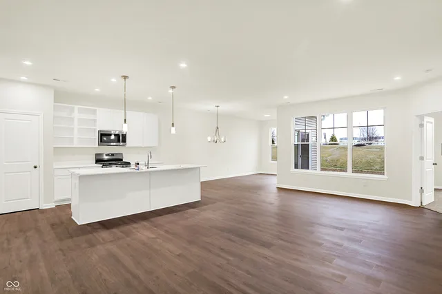 $267,079 | 1609 Clover Xing Drive, Greenfield, IN 46140