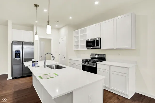 $267,079 | 1609 Clover Xing Drive, Greenfield, IN 46140