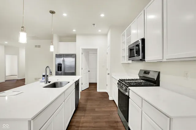 $267,079 | 1609 Clover Xing Drive, Greenfield, IN 46140