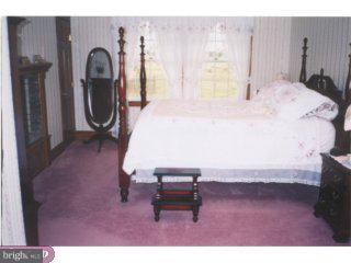 637 Hillendale Road Avondale, PA 19311 - Photo 2 of 6