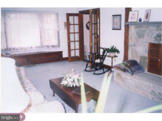 637 Hillendale Road Avondale, PA 19311 - Photo 3 of 6