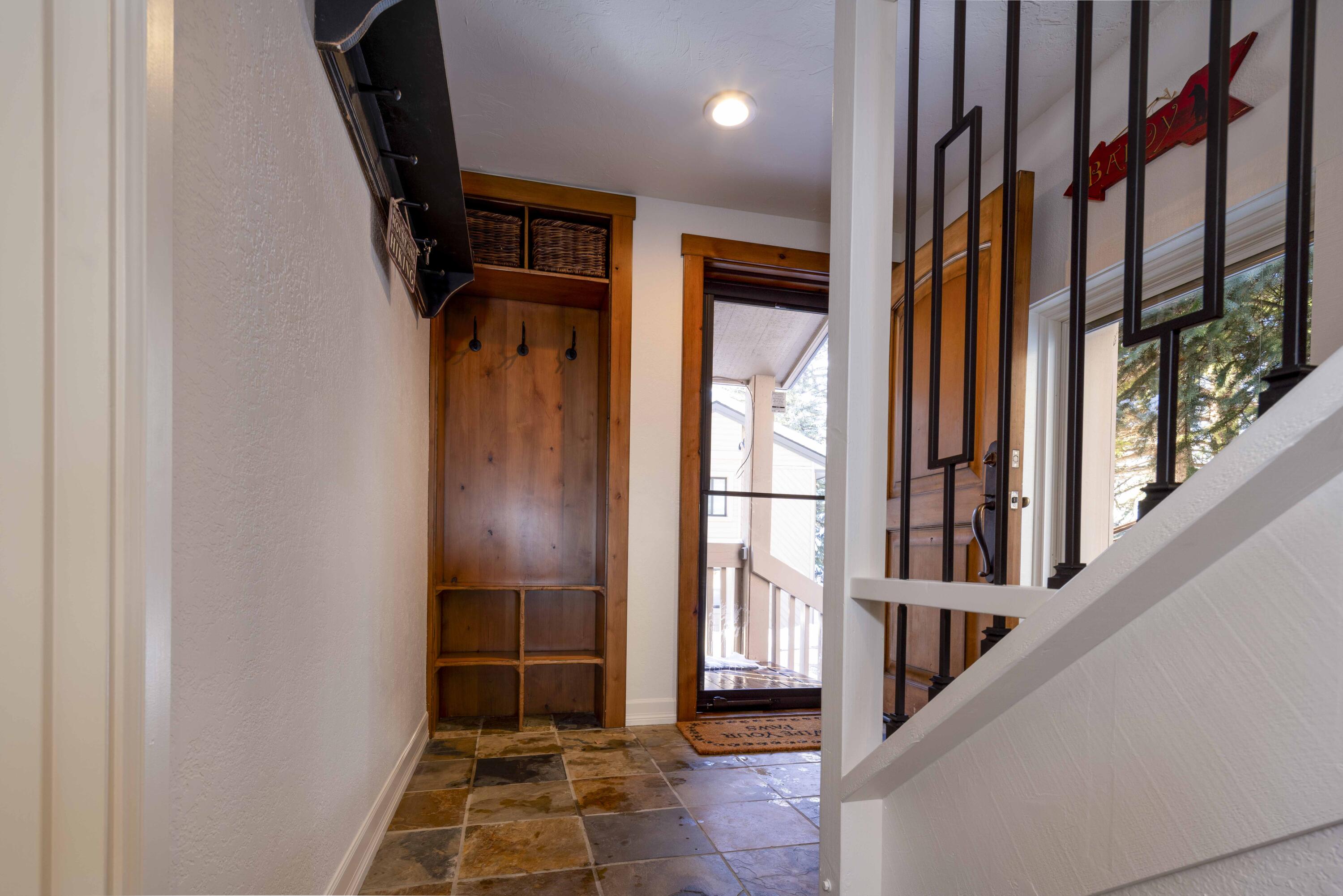 2639 Ridge Lane, Unit 39 Sun Valley, ID 83353 - Photo 22 of 35 Front Landing