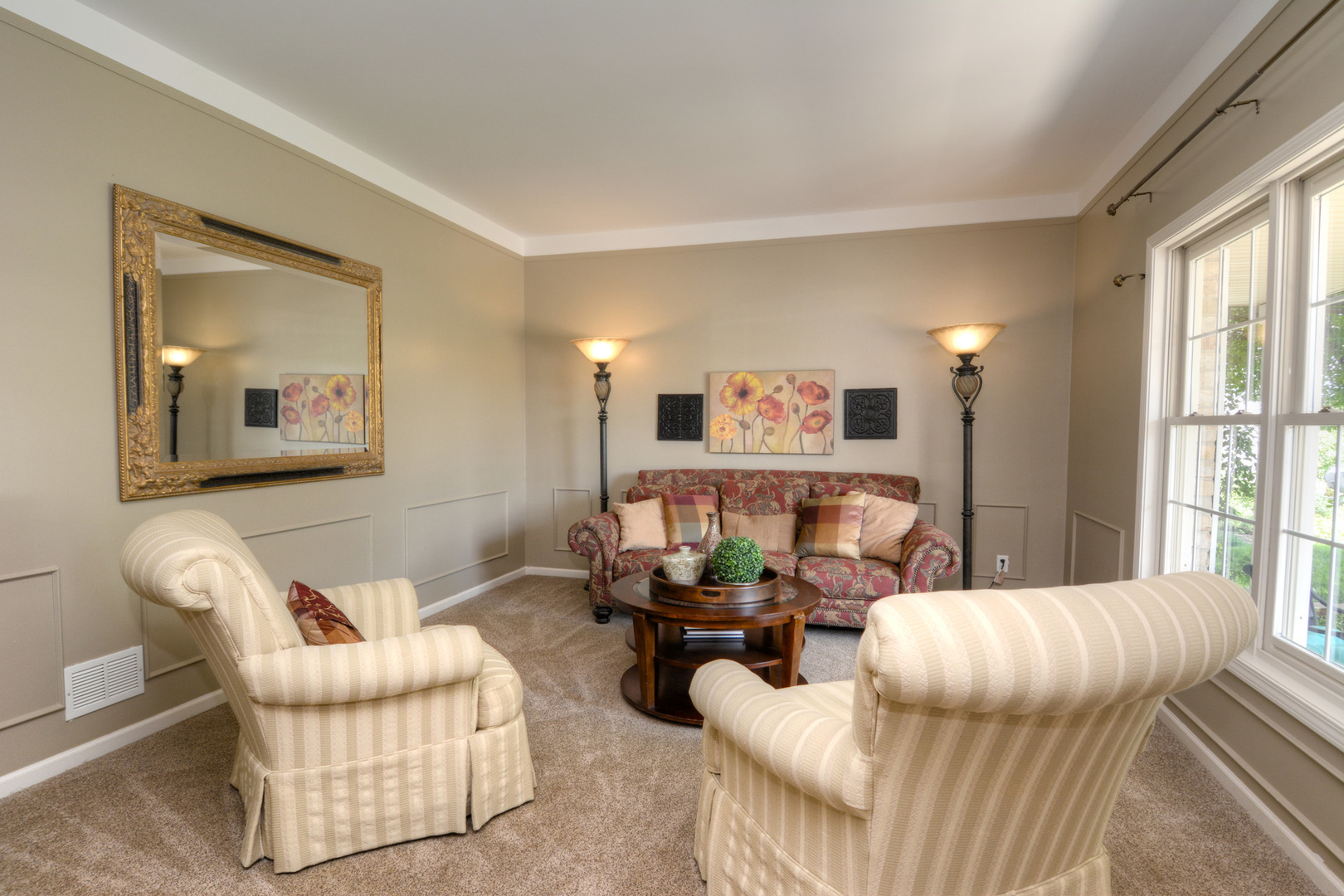 39W248 Bartelt Road Geneva, IL 60134 - Photo 5 of 36