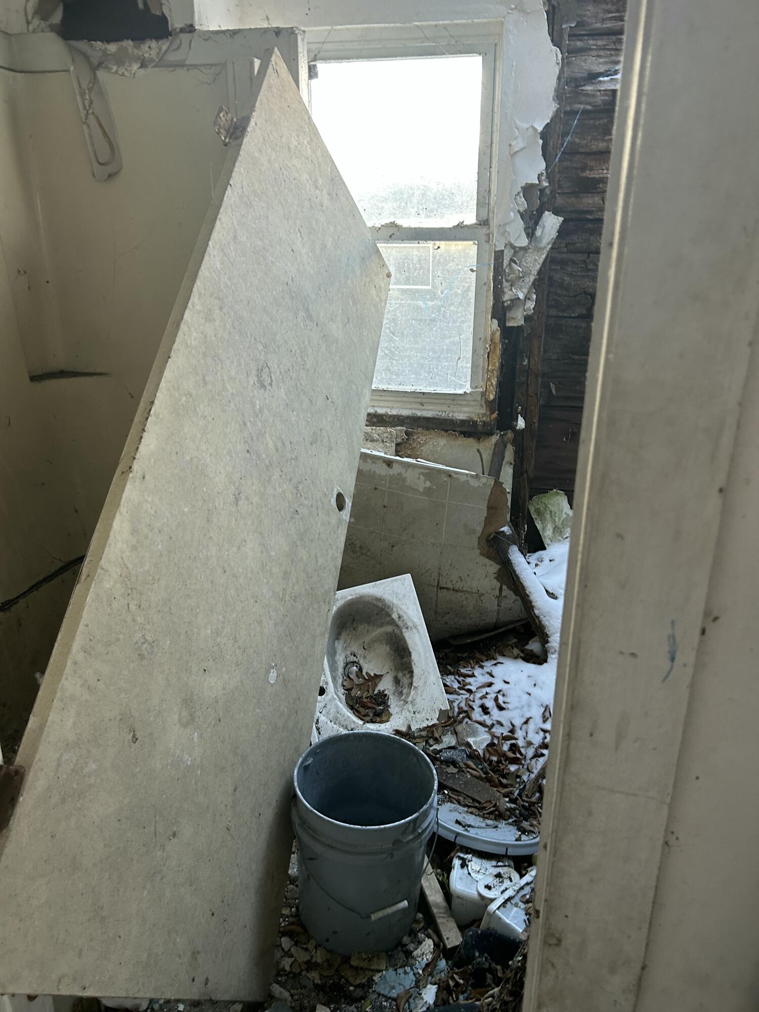 4387 Connecticut Street Gary, IN 46409 - Photo 11 of 20 a bathroom with a toilet and a shower