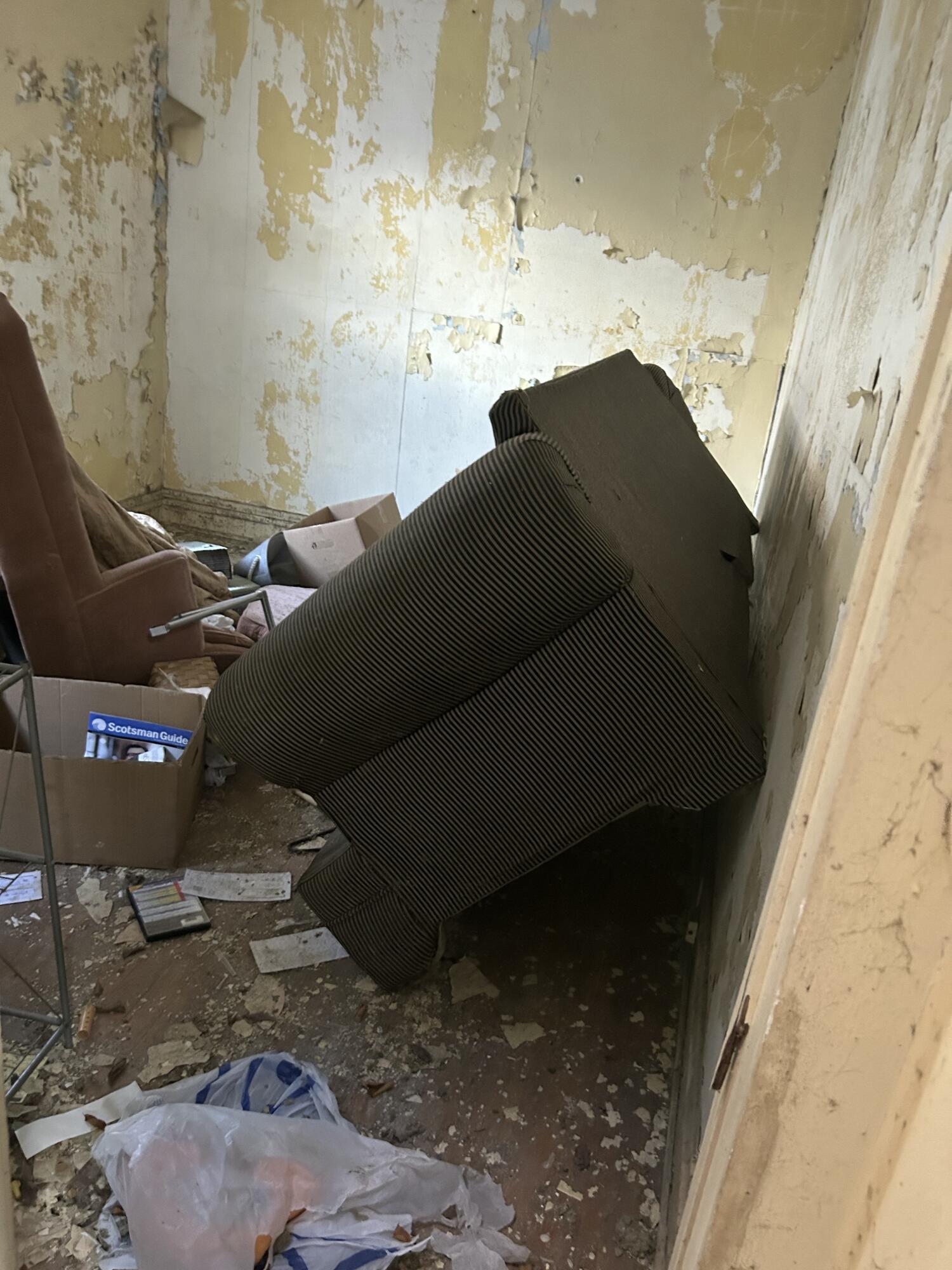 4387 Connecticut Street Gary, IN 46409 - Photo 10 of 20 a couple of chairs sitting in a backyard