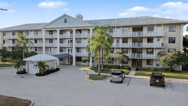 $2,150 | 3501 Village Boulevard, Unit 104, West Palm Beach, FL 33409