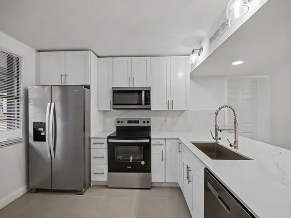 $2,150 | 3501 Village Boulevard, Unit 104, West Palm Beach, FL 33409