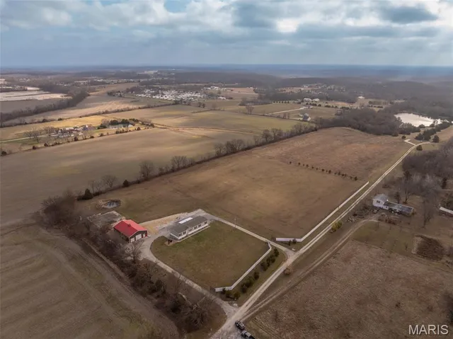 $389,900 | 110 Schupmann Drive, Troy, MO 63379