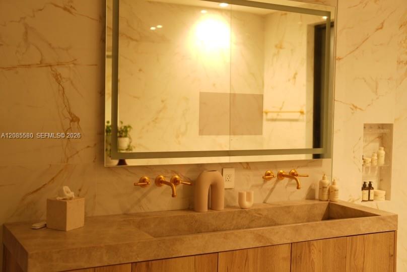34 Southwest 26th Road Miami, FL 33129 - Photo 9 of 17 Gallery Image 9