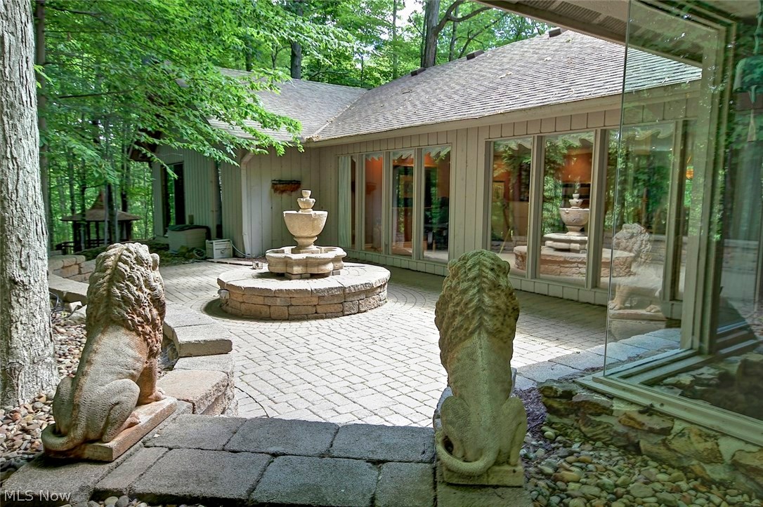 12221 Moss Point Road Strongsville, OH 44136 - Photo 28 of 35 Gallery Image 28