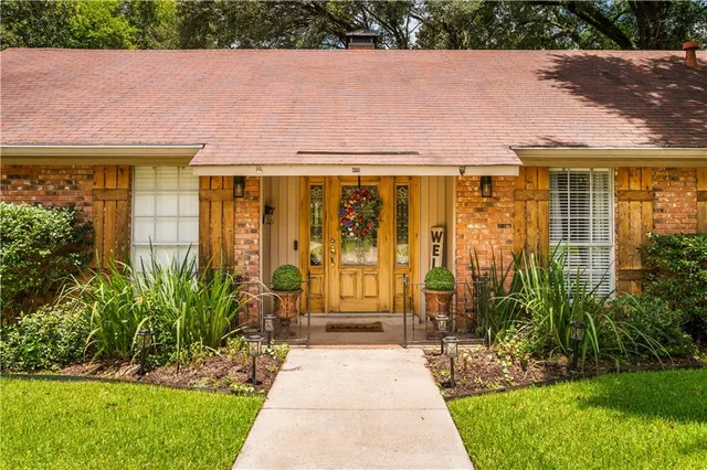 $299,000 | 400 Parkway Drive, Natchitoches, LA 71457