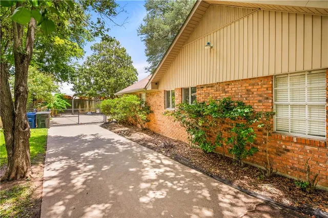 $299,000 | 400 Parkway Drive, Natchitoches, LA 71457