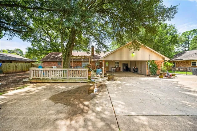 $299,000 | 400 Parkway Drive, Natchitoches, LA 71457