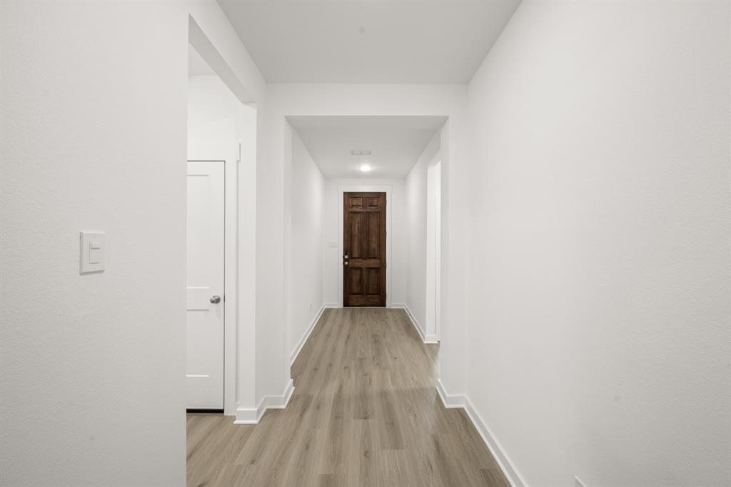 7502 Foxglove Way Venus, TX 76084 - Photo 12 of 27 7502 Foxglove- Entry-1